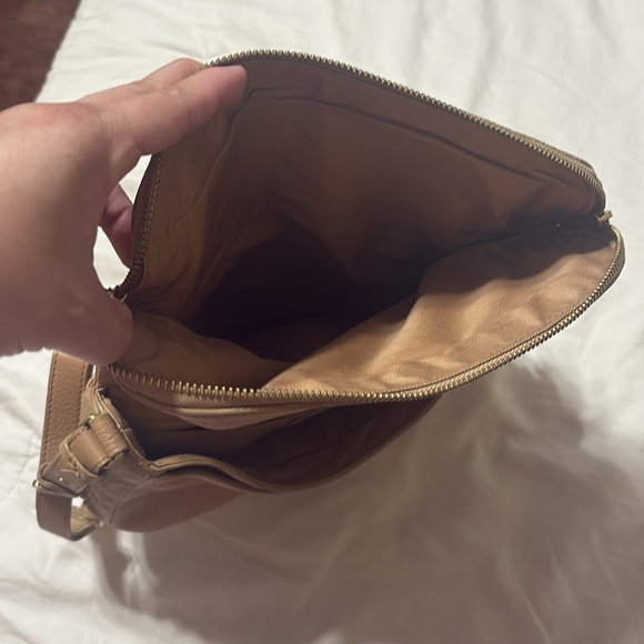 Fossil Tan Leather Crossbody Bag - Picture 8 of 11